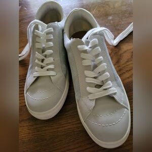 Universal Thread sneakers
